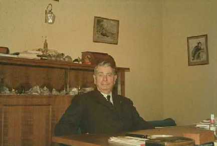 Nantes - L&eacute;on Bernard dans son bureau